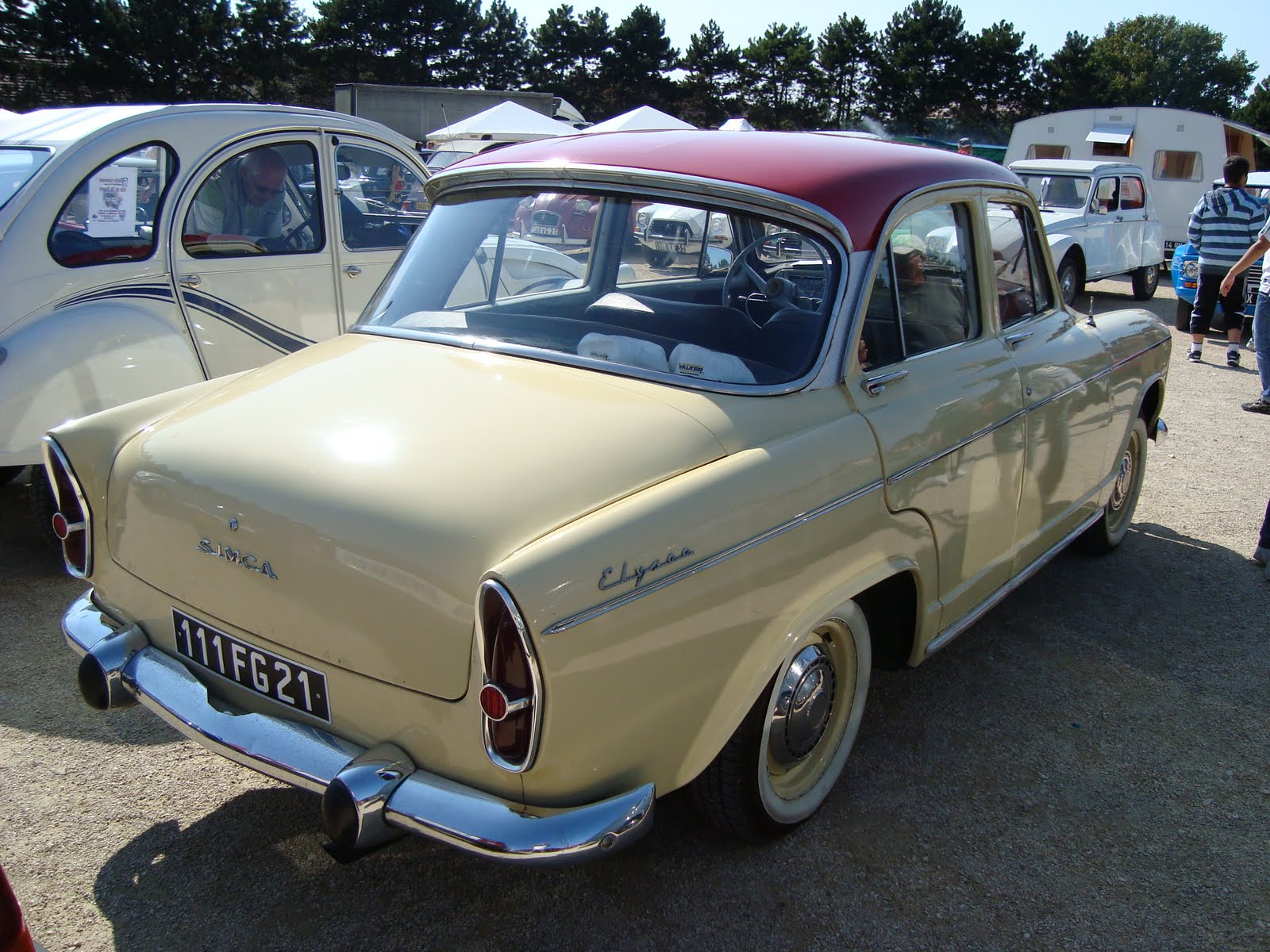 Voitures en folie: Simca spécial (2)