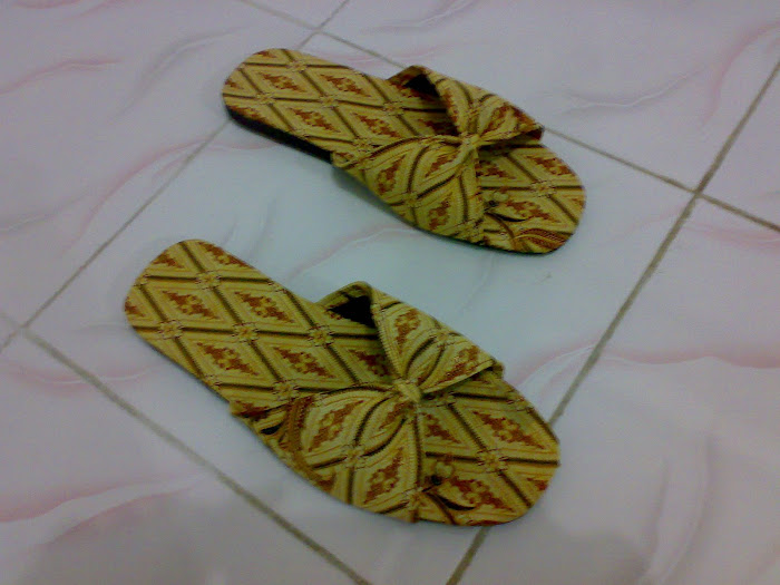 Batik's sandal