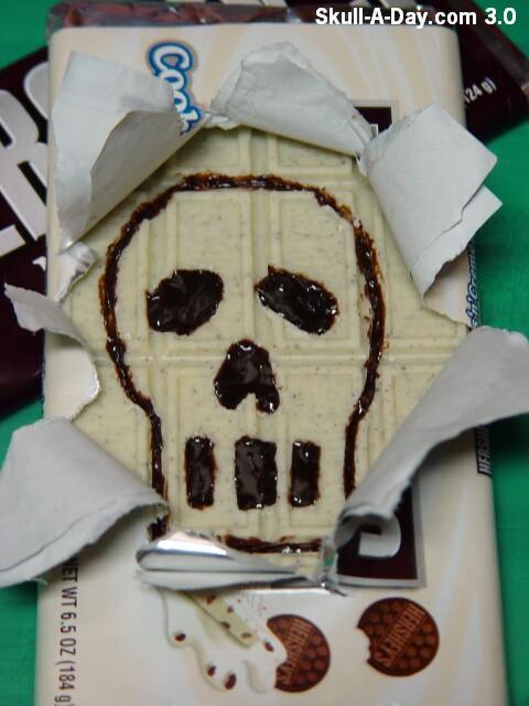 [chocoskull30.JPG]