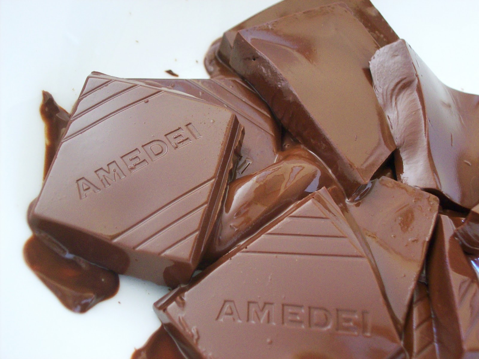 Какой шоколад более качественный. Шоколад фирмы. Шоколад известных марок. Популярные шоколадки. Популярный шоколад.