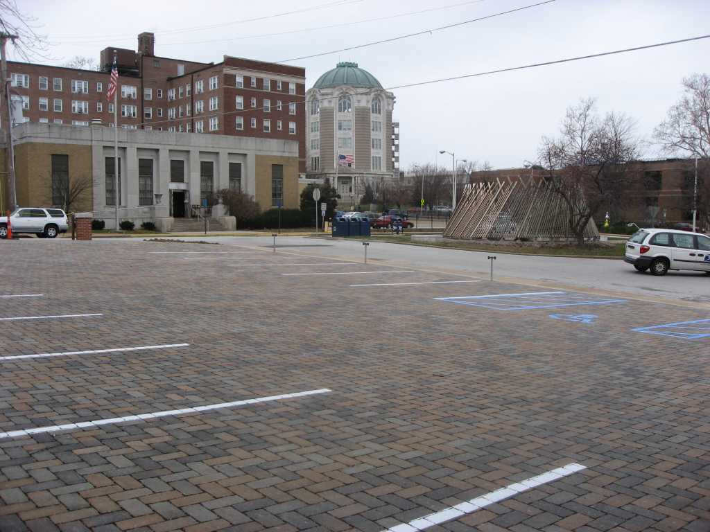 SAINT LOUIS HARDSCAPE Permeable Pavers University City Parking Lot