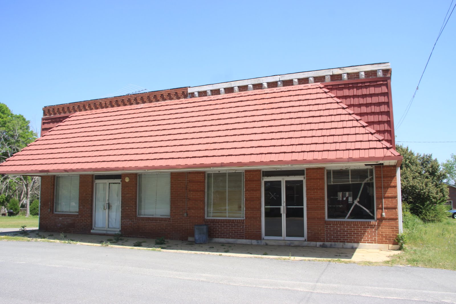 Dirt Roads, Country Churches and Small Towns PLAINFIELD,