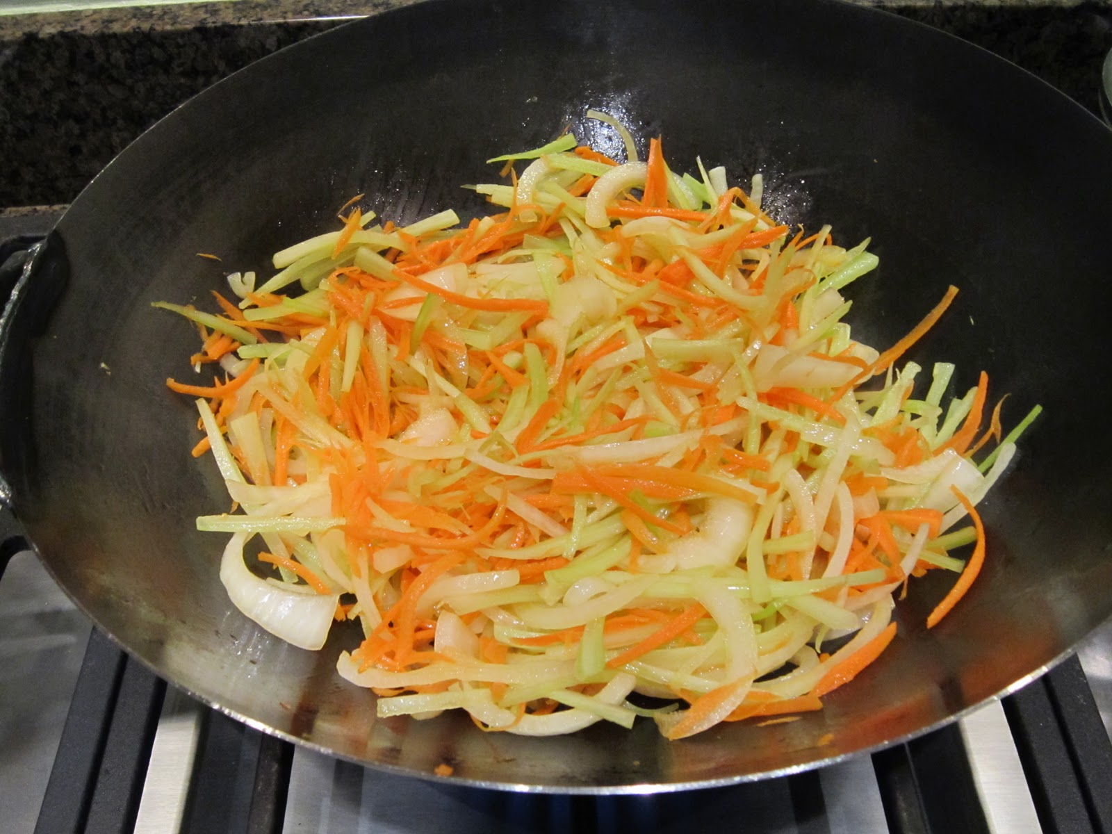 Gluten Free Asian Food Vegetarian stirfried rice vermicelli / 素炒米粉