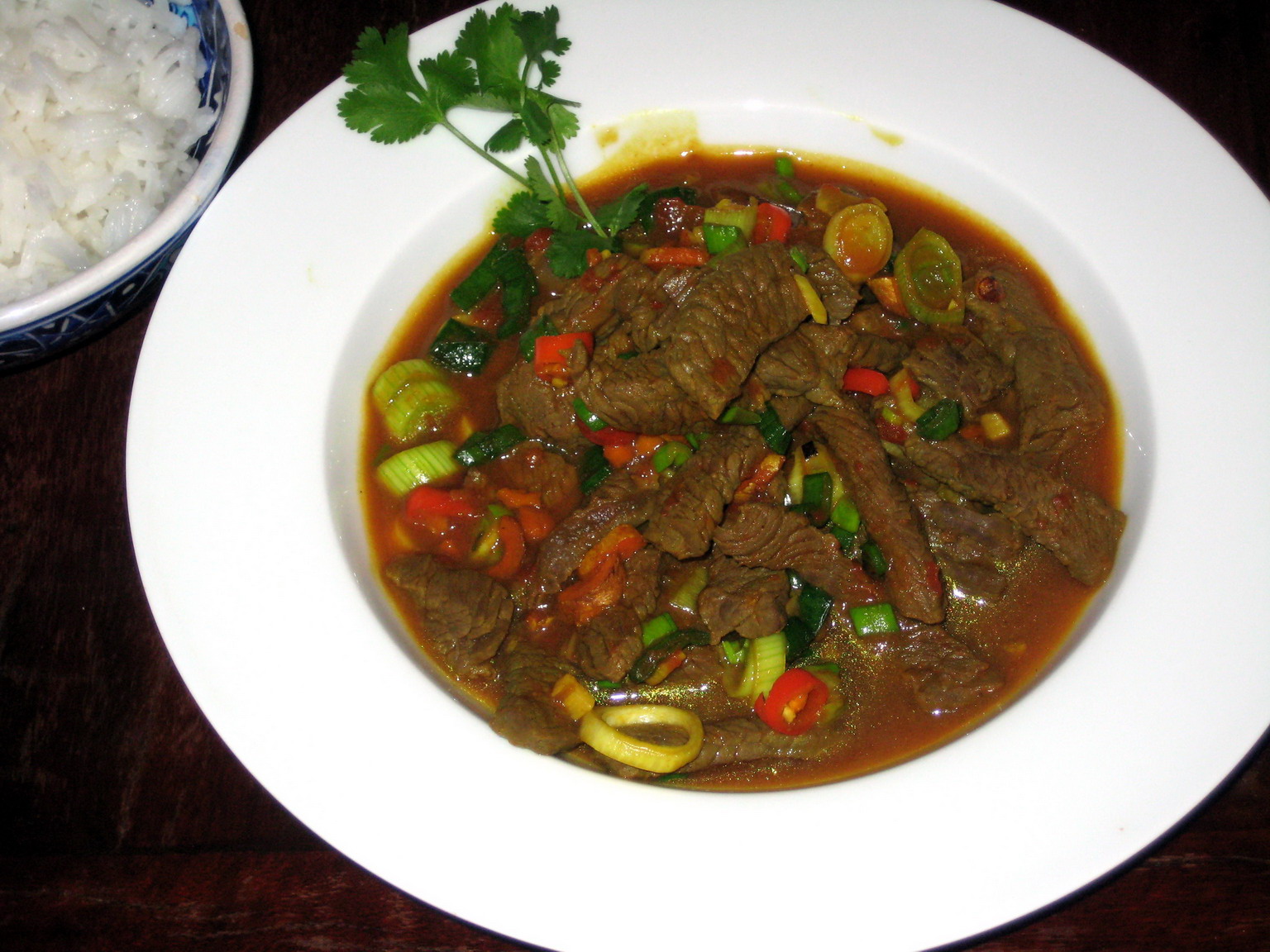 Spaces and Spices: Nuea Pad Kamin - Rindfleisch mit frischer Kurkuma ...