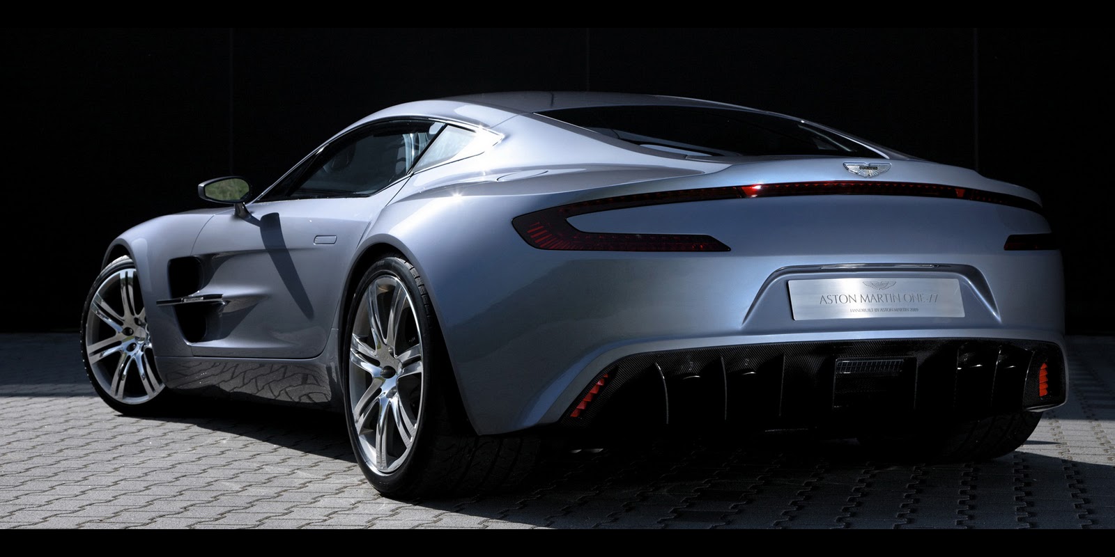 Aston Martin One-77 - A 750bhp Super Car | Expert Drive - Luxury
