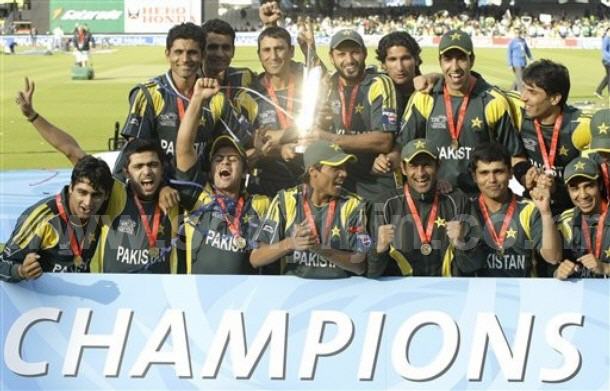 [Pakistan's+players+celebrate+with+the+trophy+after+defeating+Sri+Lanka+during+their+Twenty20+World+Cup.jpg]