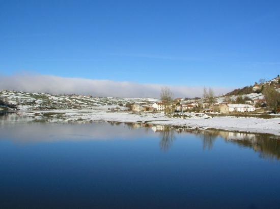 [pantano+del+ebro.jpg]