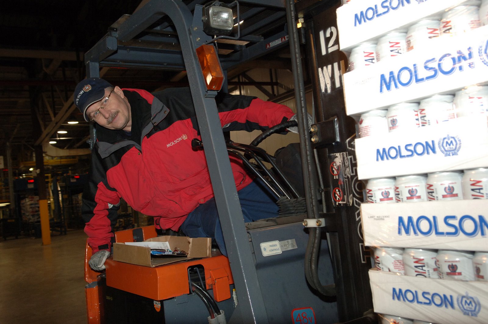 [Molson_beer_being_loaded_for_shipment_to_troops.jpg]