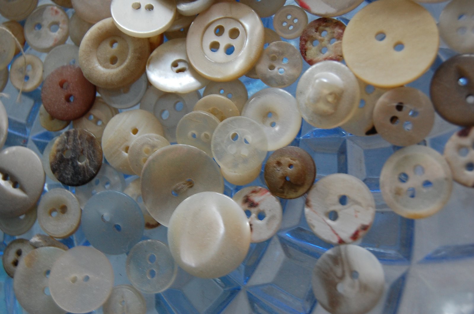 mother of pearl vintage buttons