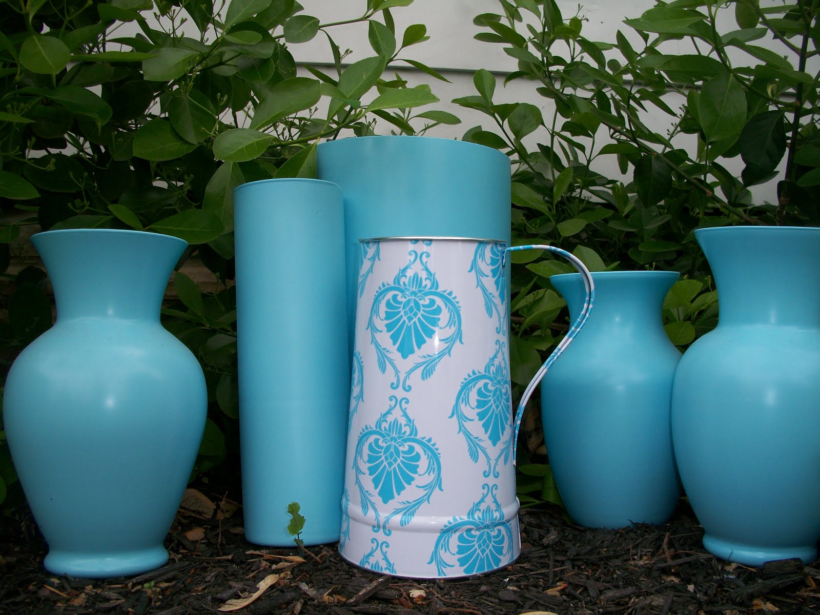 Jagged Ideal DIY Spray Paint Vases