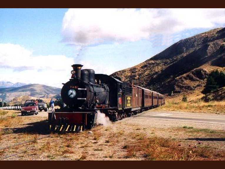 [La-trochita-cruzando-un-cam.jpg]