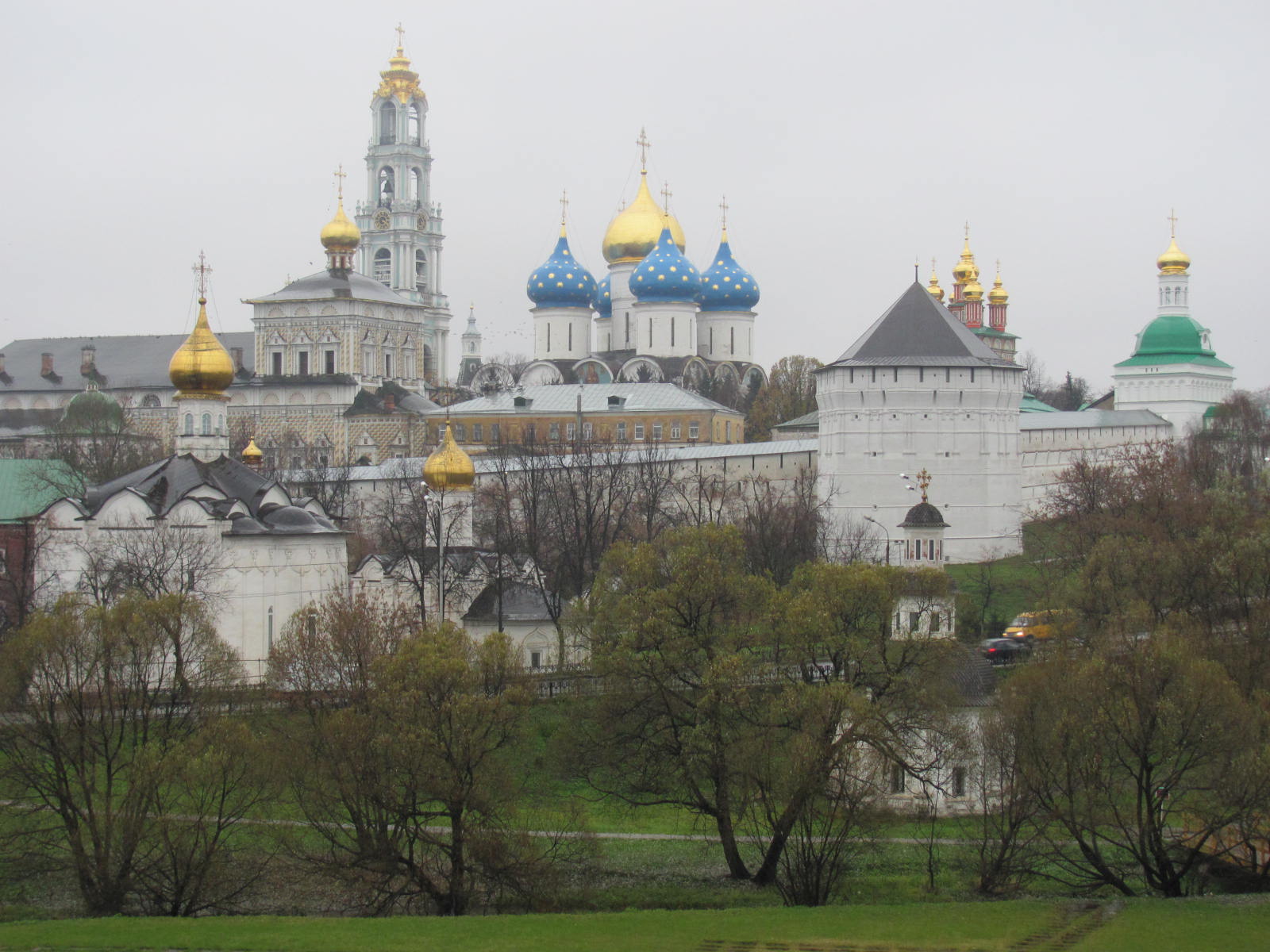 Селфи с ансамблем троице-сергиевой лавры. Время лавры. Время лавры. Свято сергиевская лавра сергиев посад. Время лавры.