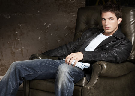 eWorld- ♫ Music. Love. ♥: Matt Lanter