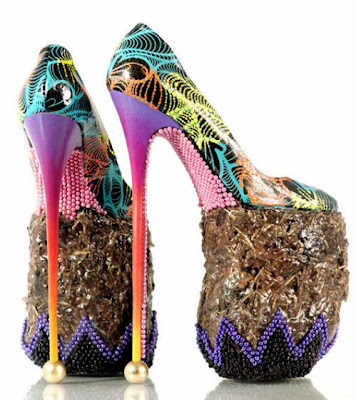 Façon Fashion: Elephant dung heels!