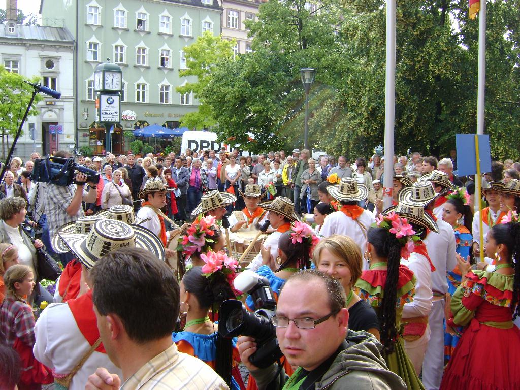 [Foto4+Desfile+-+Festival+de+Lauisitz+-+Bautzen+-+Alemania+-+2.jpg]
