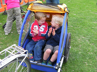 2-man buggy pulled behind adult bicycle