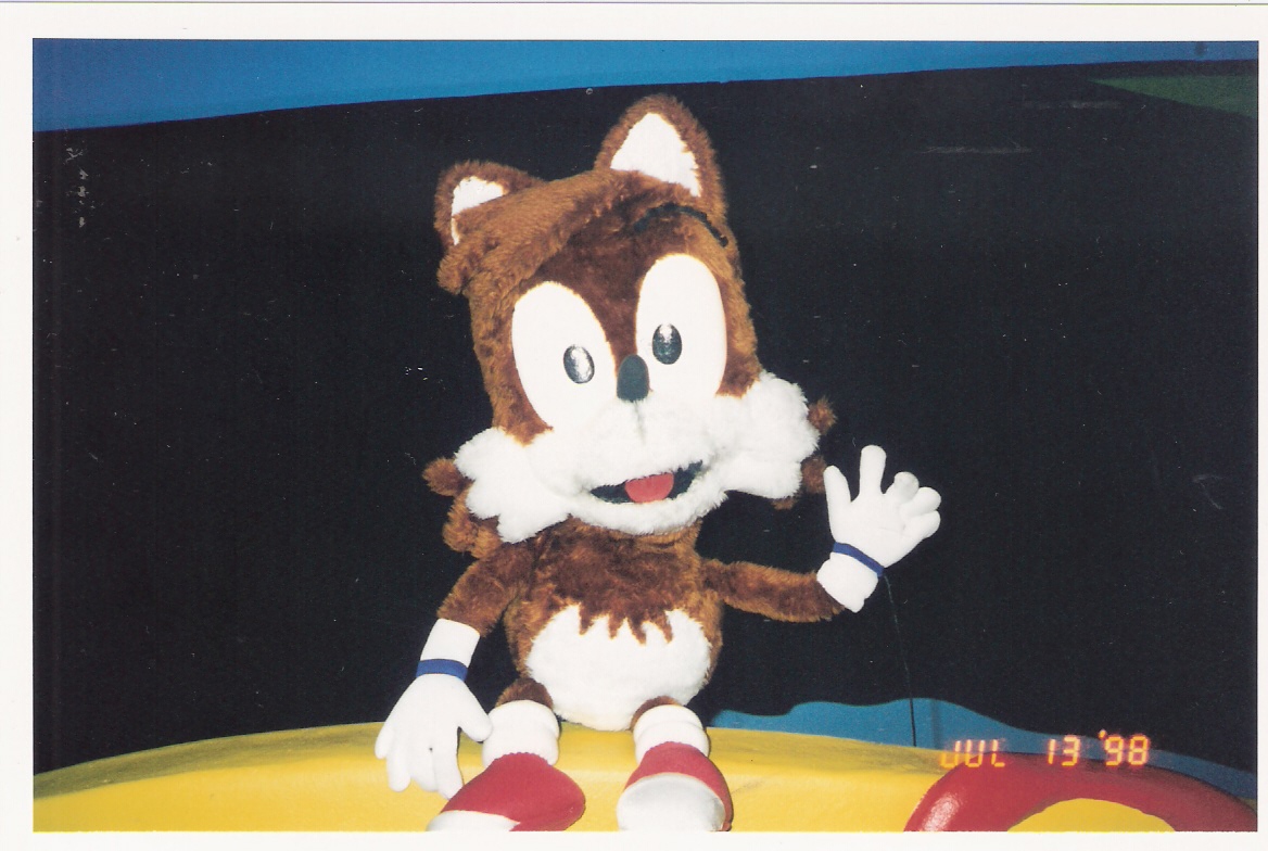 Sega Memories SegaWorld Sydney had a Sonic Puppet Show!