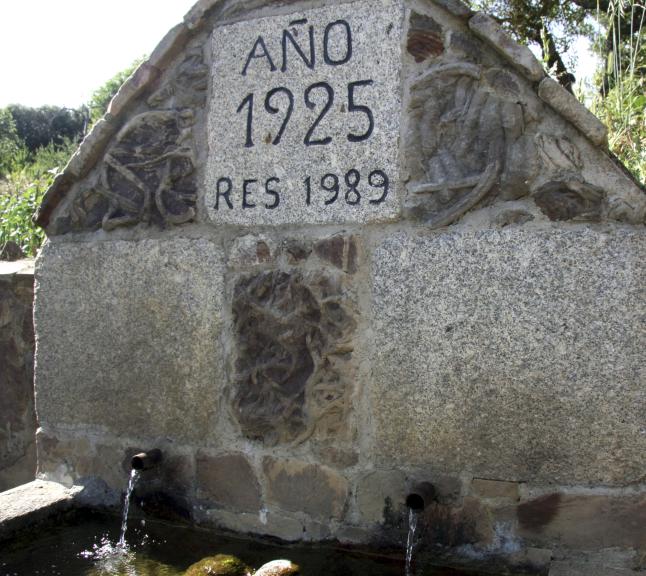 [fuente+Monsagro.jpg]