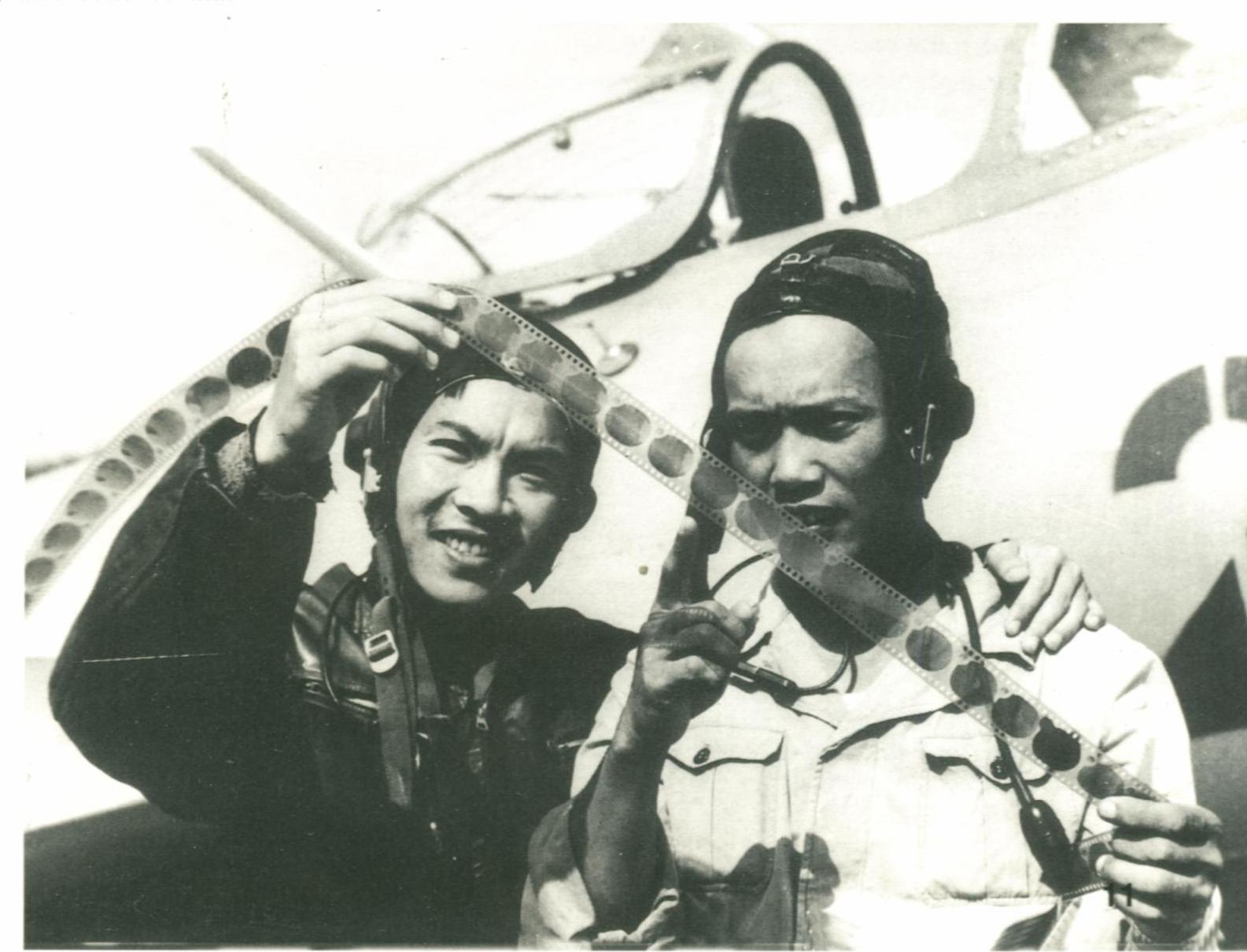MiG17_VPAFpilots.jpg