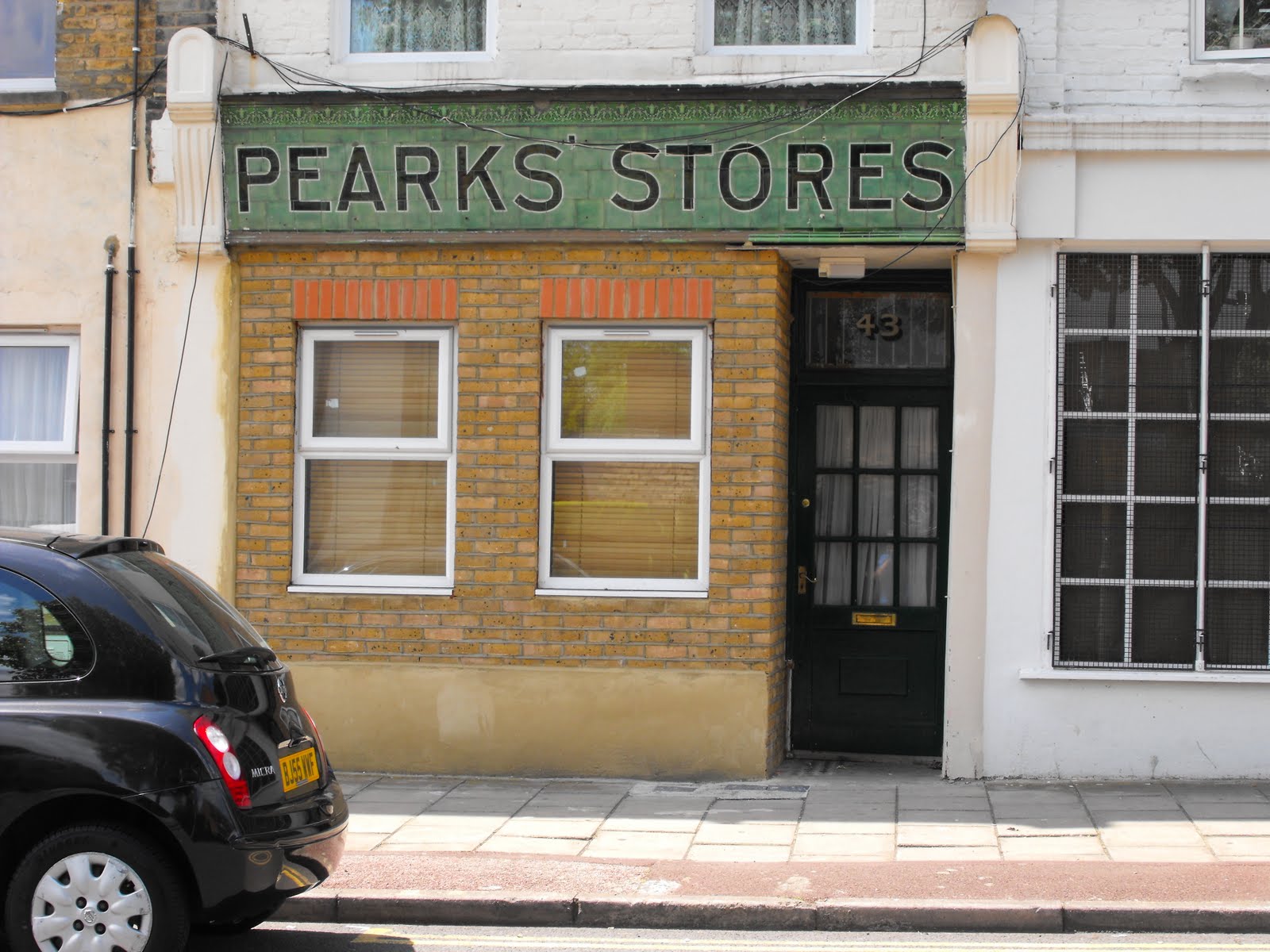 A room of one zone Signs and drain forests.