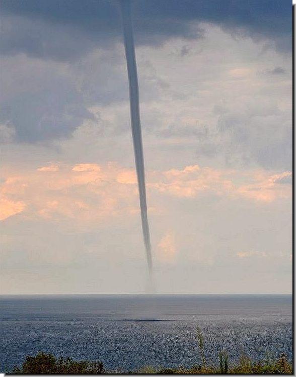 AMAZING STRIKING PICTURES.... ALL OF THEM! Waterspouts