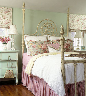 [q544765_952524_chic-vintage-decor-furniture-bedroom.jpg]