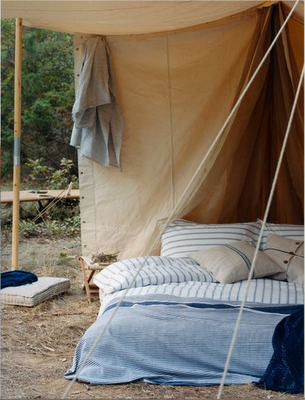 [camping_bed+rustic+tan+blue+outside_Twig+Hutchinson+stylist.png]