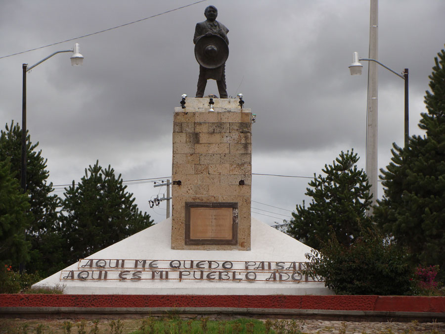 DOLORES HIDALGO Monumento José Alfredo Jiménez