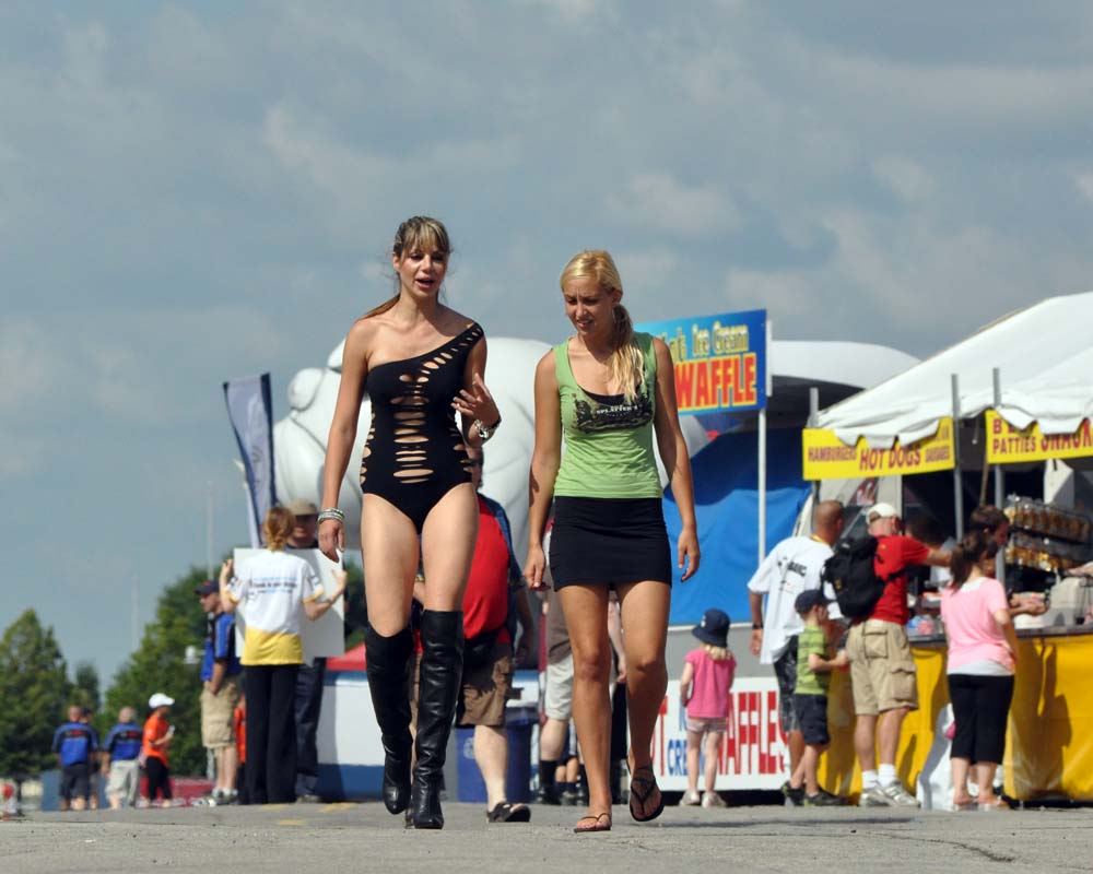 Toronto Grand Prix Tourist A Toronto Blog The Girls Of Honda Indy Toronto A Toronto Blog 