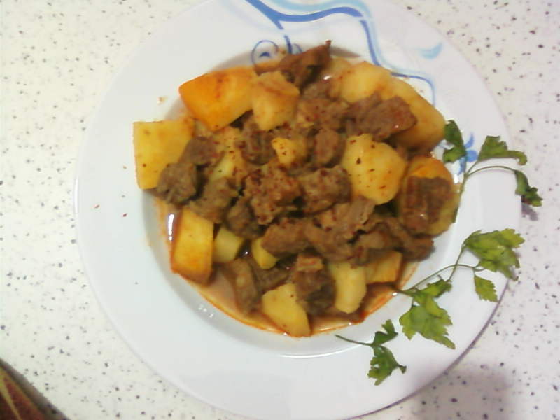 ETLİ PATATES YEMEĞİ