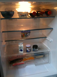 嫁が実家に戻っている間、冷蔵庫を食べ尽くした