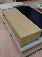 IKEA新三郷のアップルストアっぽいテレビ台。