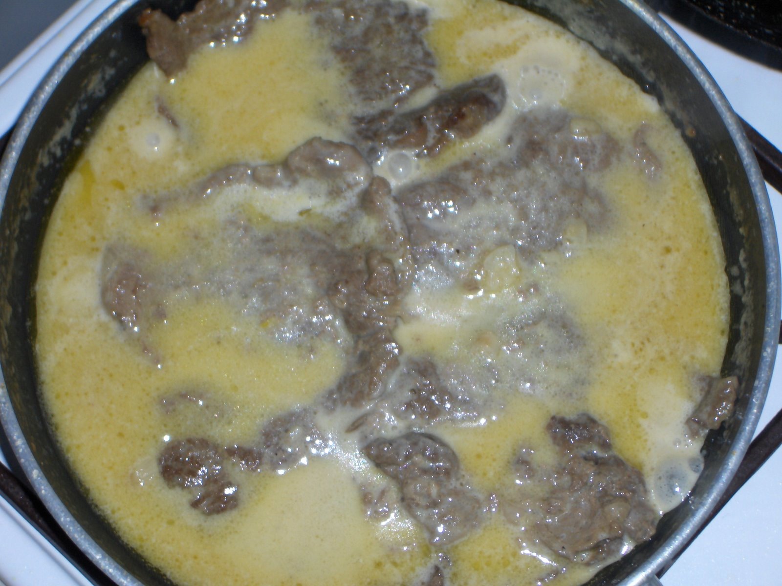 [bifes+com+molho+cerveja.JPG]