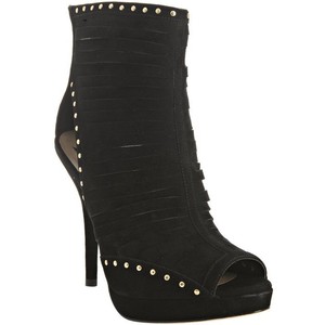 [boutique+9+stud.jpg]