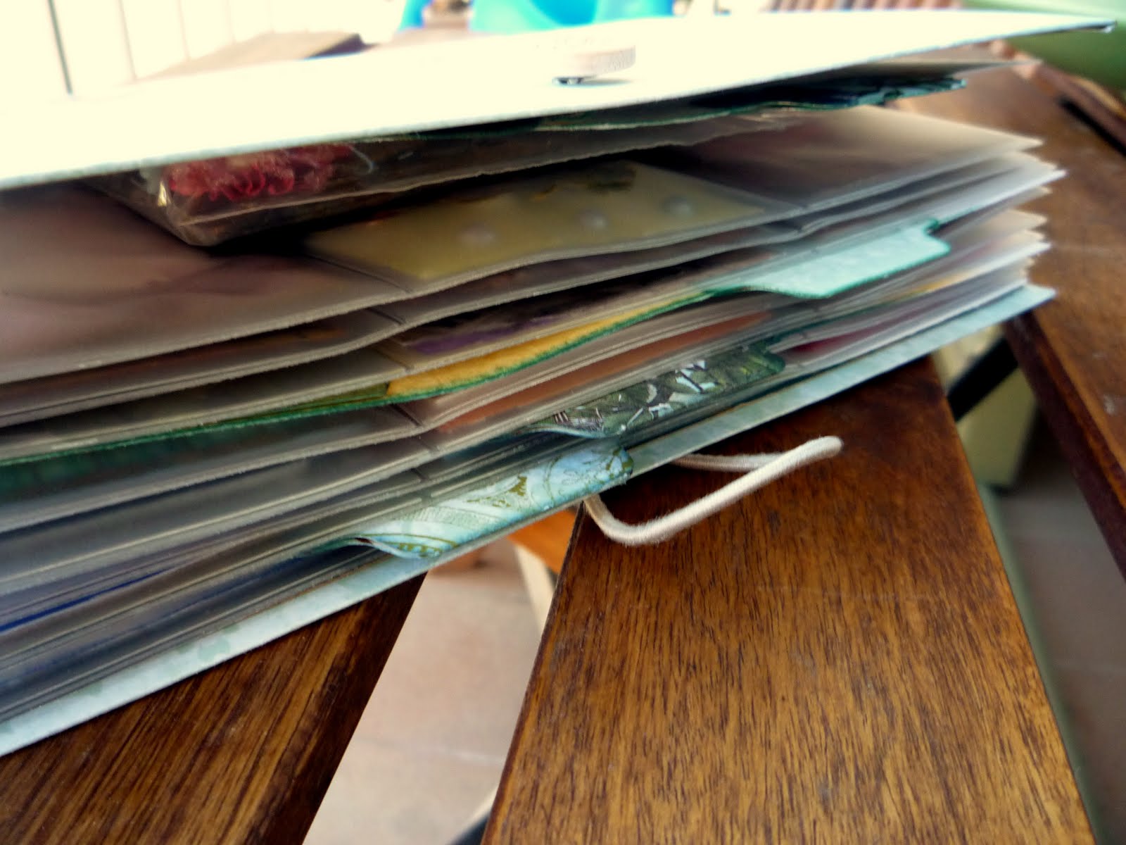 Pega papel o tijeras: Álbum archivador de ATCs