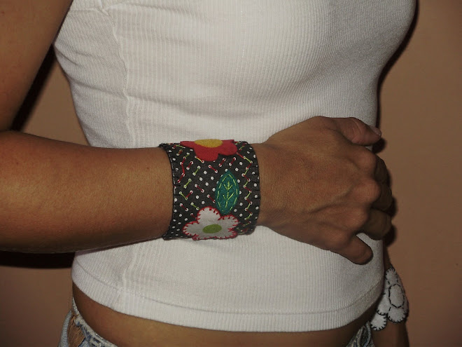 Bracelete em Feltro.