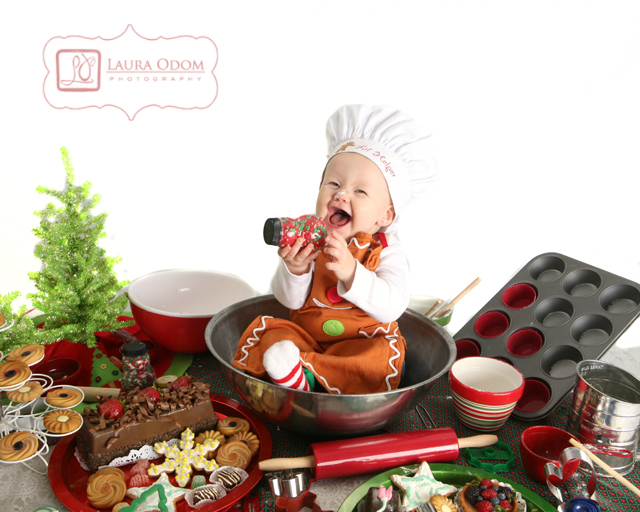 25 Cute Family Christmas Picture Ideas