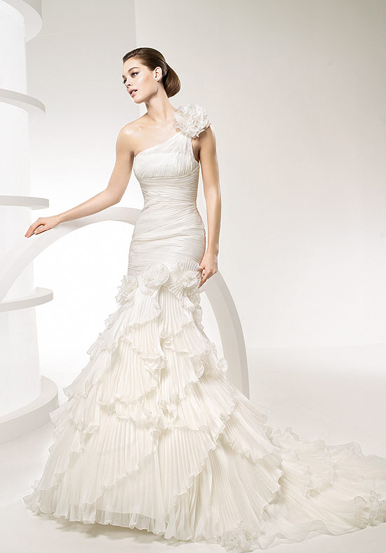 Spanish Ruffles The Ethereal Bride: {Inspiration and Style for Your Trip Down the Aisle ...
