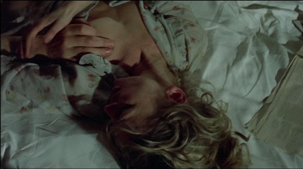 The Horror Horn, Part 3 : Room service - Julie Christie and Donald Sutherla...