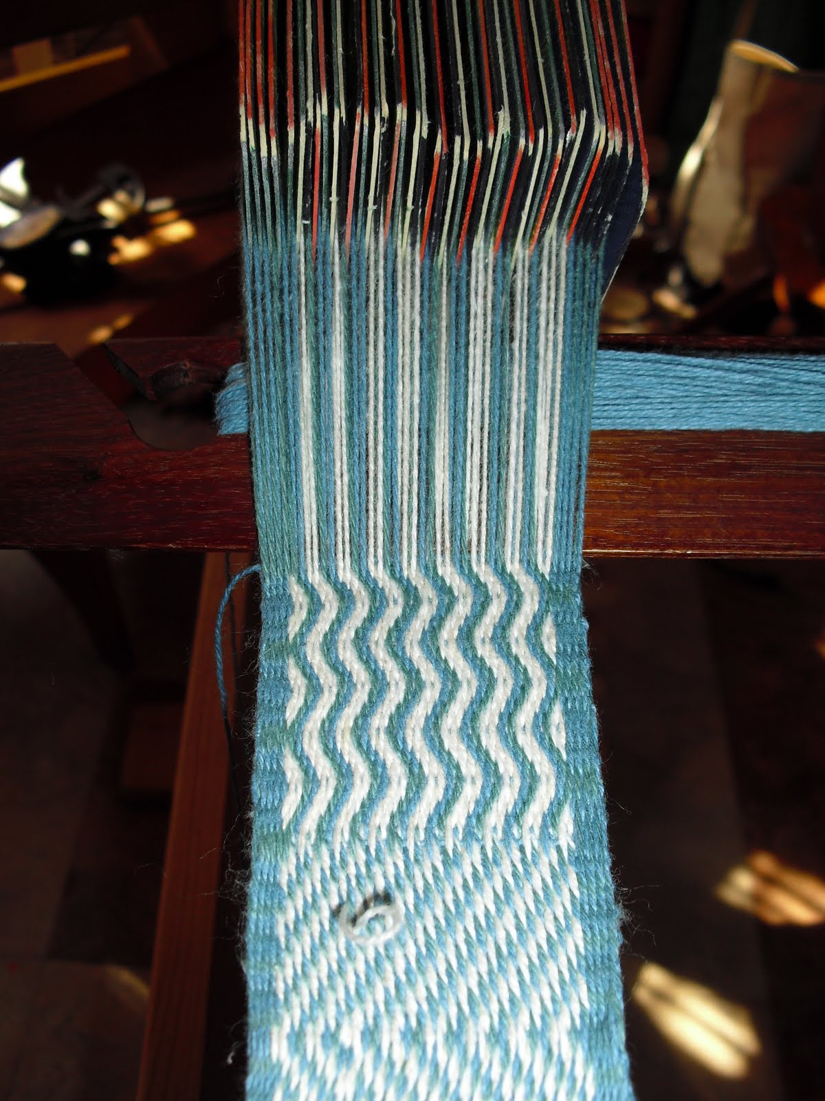 Tangible Daydreams Tutorial Warping a standing inkle loom for card
