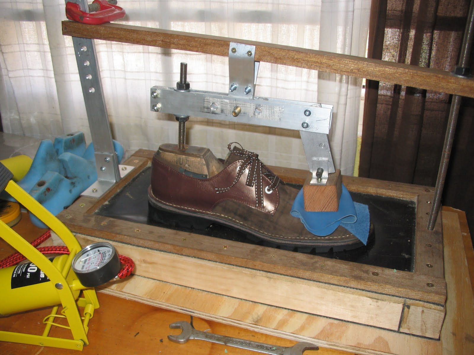 LET THEM EAT SHOES How shoes are made