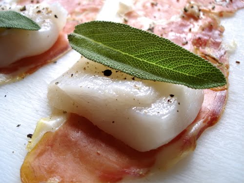 Grüsse aus der Küche: Saltimbocca vom Seeteufel mit Salbei-Gnocchi