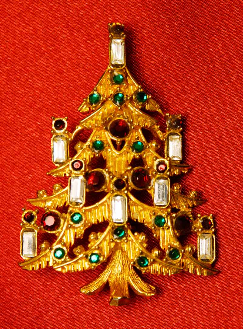 vintage costume jewelry Christmas tree pin