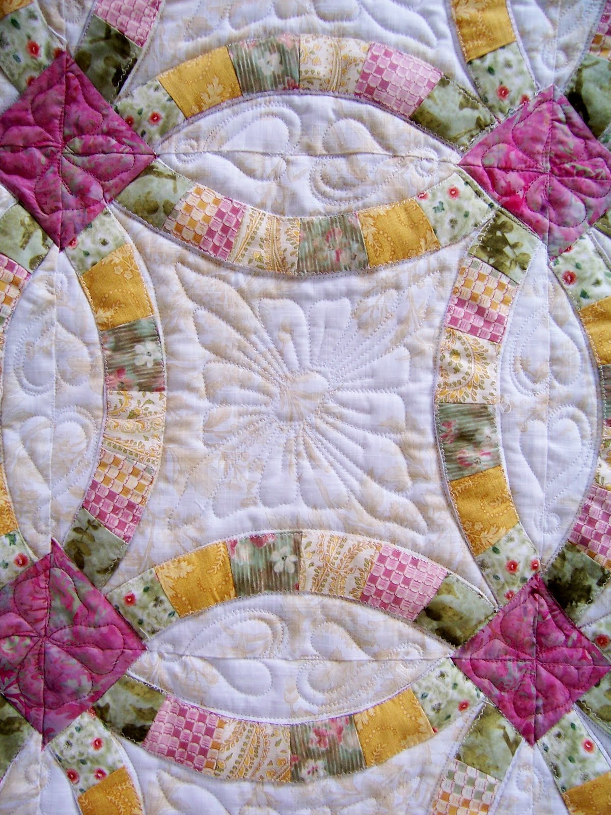 Finely Finished Quilts: Wilma's Double Wedding Ring