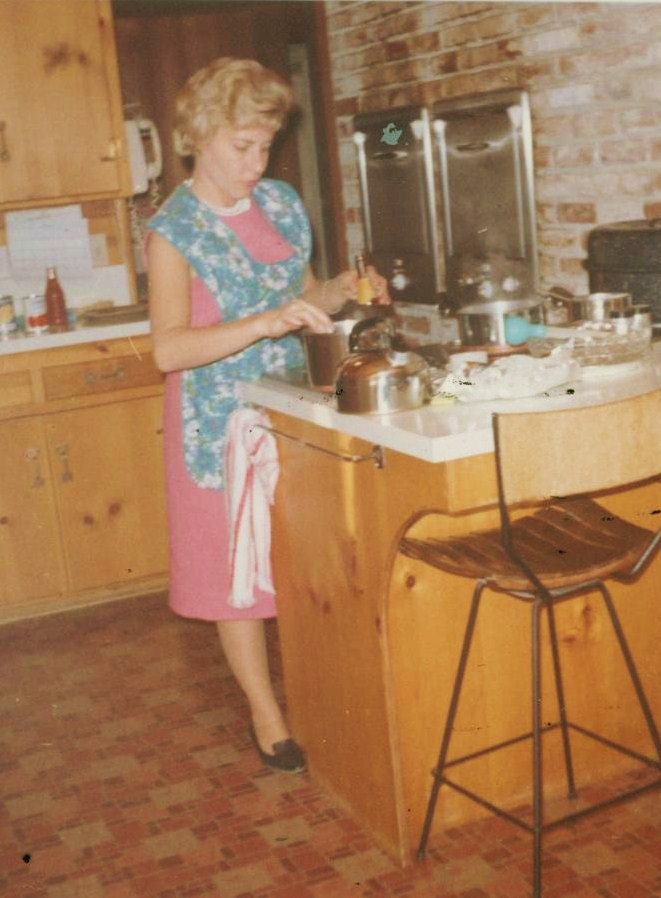 [mom+in+kitchen.jpg]