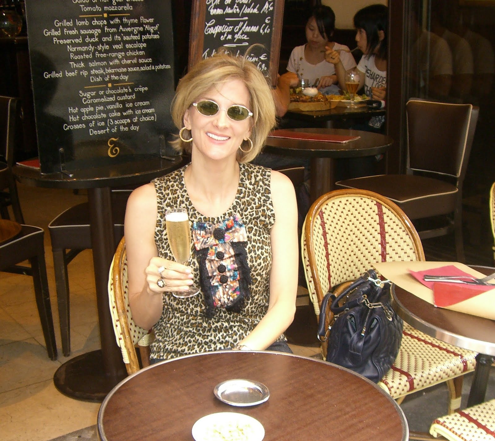 [Karen+in+Paris.JPG]