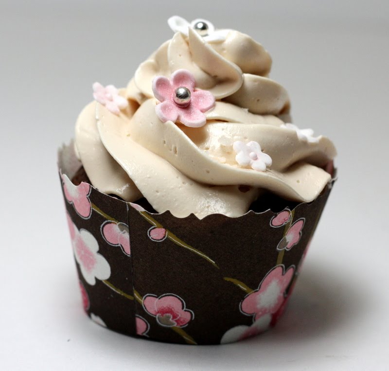 make-your-own-cupcake-wrapper-a-tutorial-gramkin-paper-studio