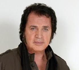 Engelbert Humperdinck - WORLD FAMOUS PEOPLE