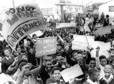 Soweto uprising  terunik, 10 Demonstrasi Paling Mematikan Dari Seluruh Dunia . natural.co.id
