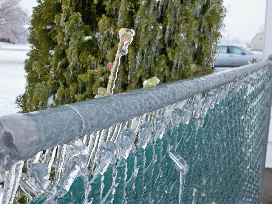 [icy+fence+25.jpg]